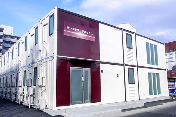 日本集装箱式房屋打造的商务酒店